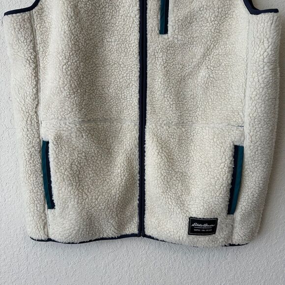 NWT EDDIE BAUER Chilali Faux Shearling Fleece Vest in Oyster - Picture 4 of 12